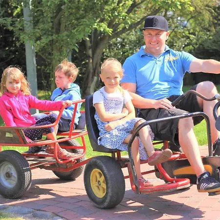 Ferienbauernhof Liesenberg Bauernhauswohnung Landliebe * Fehmarn