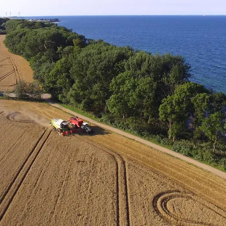 Ferienbauernhof Liesenberg Bauernhauswohnung Landliebe * Fehmarn